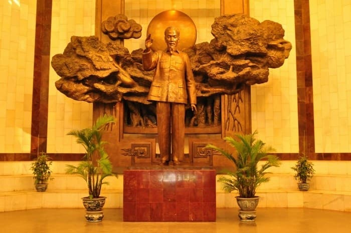 “Nhìn qua hiện vật” - một cách tiếp cận giáo dục tiên phong tại các bảo tàng và di tích của Việt Nam
