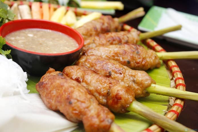 Đến Festival Huế nhớ ăn nem lụi