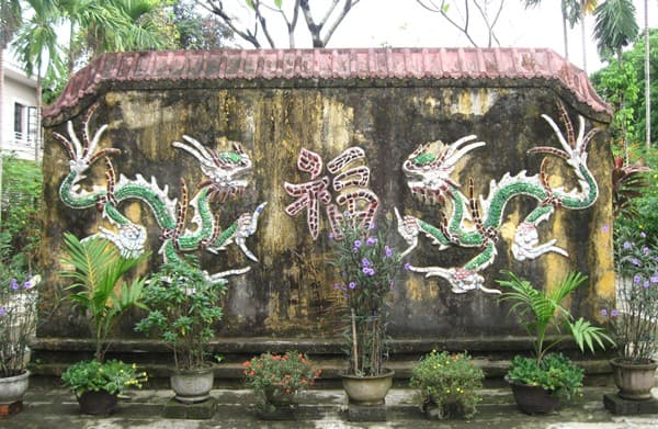 Bình phong Phủ đệ ở Huế 