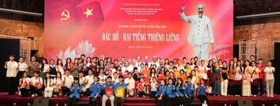 [ẢNH] Lan tỏa tư tưởng, đạo đức, phương pháp, phong cách Hồ Chí Minh qua chương trình nghệ thuật đặc biệt “Bác Hồ - Hai tiếng thiêng liêng”