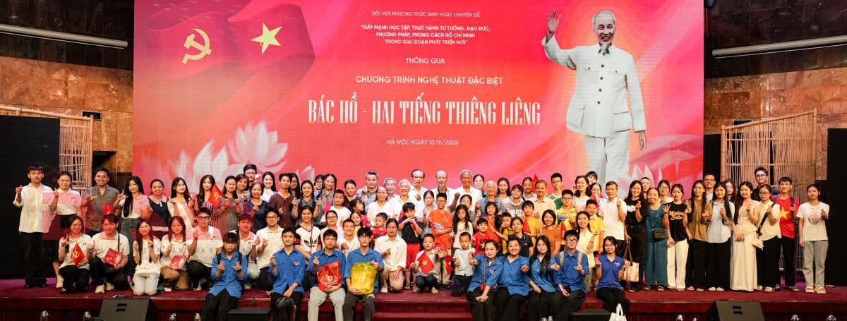 Chương trình nghệ thuật đặc biệt “Bác Hồ - Hai tiếng thiêng liêng”: Khi nghệ thuật trở thành một phương thức sinh hoạt chính trị