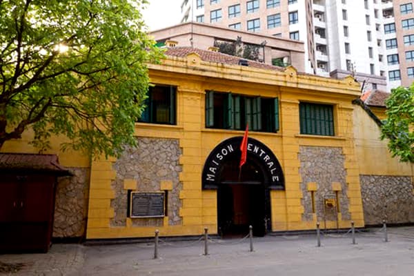 Trưng bày chuyên đề “Người đại biểu của nhân dân”