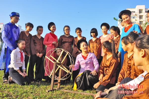 Đưa dân ca Nghệ Tĩnh vào dạy học trong nhà trường: Từ lý luận đến thực tiễn