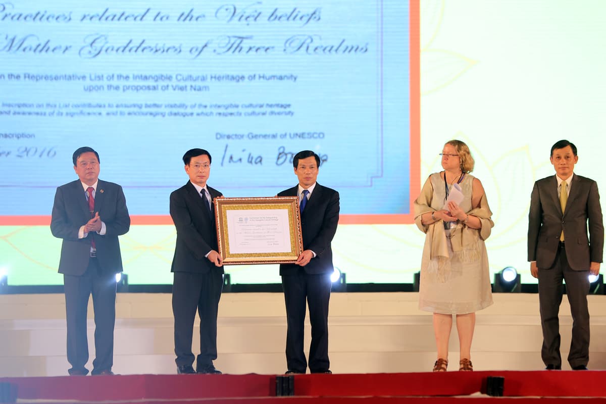 Lễ đón Bằng UNESCO ghi danh Di sản “Thực hành Tín ngưỡng thờ Mẫu Tam phủ của người Việt”
