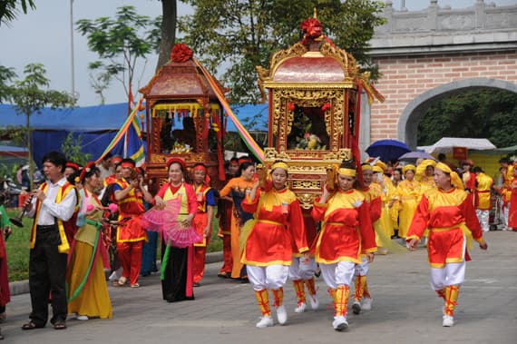 Thập tam trại và Lễ hội làng Lệ Mật