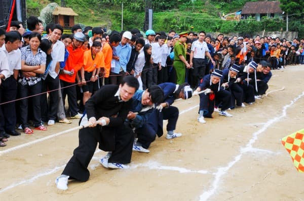 Nghi lễ và trò chơi kéo co trong lễ hội mùa xuân
