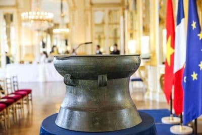 Pháp bàn giao trống đồng Đông Sơn cho Việt Nam: Không đơn thuần là tiếp nhận một cổ vật quý giá…