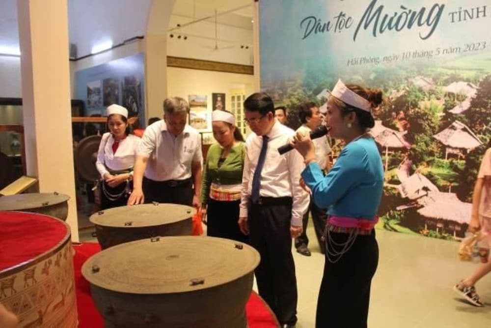 Trống đồng loại II Hegen với người Mường